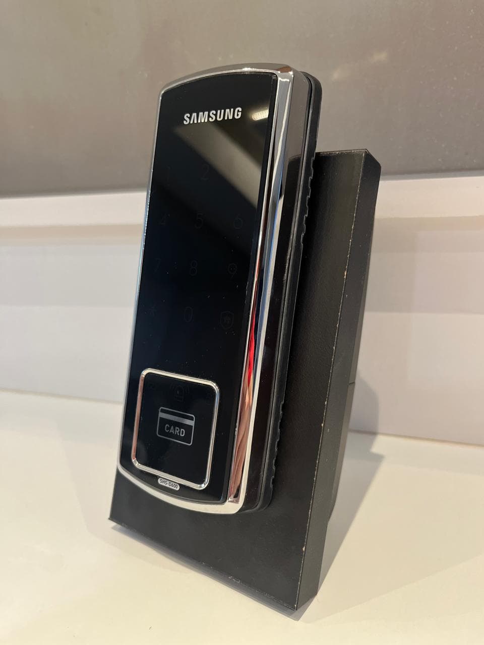 Cerradura Digital Samsung SHS-D600 – Con tarjeta MiFare incluida